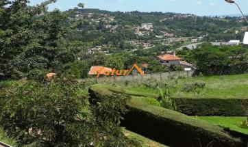 CASA EM COND. FECHADO