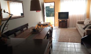CASA EM CONDOMÍNIO