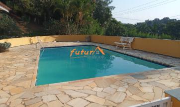 CASA EM CONDOMÍNIO