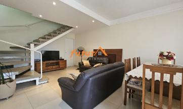 CASA EM COND. FECHADO