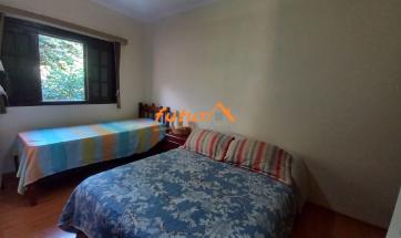 CASA EM CONDOMÍNIO FECHADO