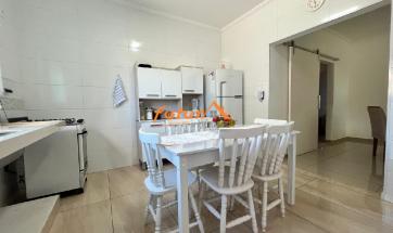 CASA EM BAIRRO