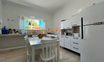 CASA EM BAIRRO