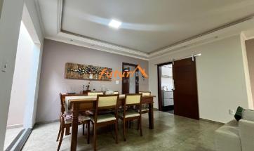 CASA PRÓXIMO AO CENTRO  
