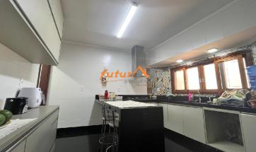 CASA PRÓXIMO AO CENTRO  