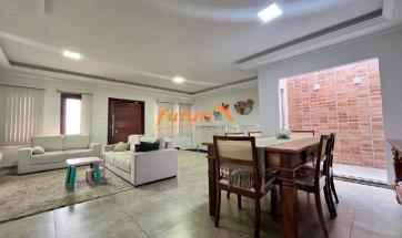 CASA PRÓXIMO AO CENTRO  