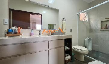 CASA PRÓXIMO AO CENTRO  