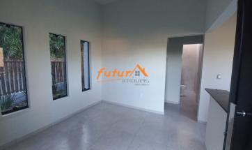 CASA EM CONDOMÍNIO