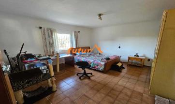 CASA EM BAIRRO
