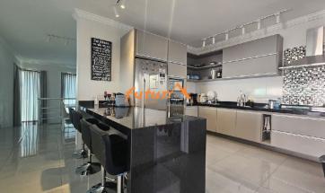 EXCELENTE CASA EM BAIRRO