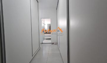 EXCELENTE CASA EM BAIRRO