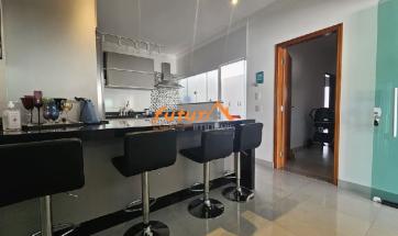 EXCELENTE CASA EM BAIRRO