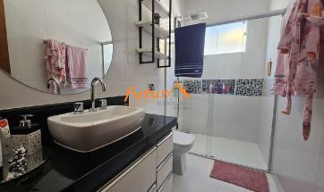 EXCELENTE CASA EM BAIRRO