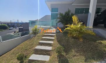 EXCELENTE CASA EM BAIRRO