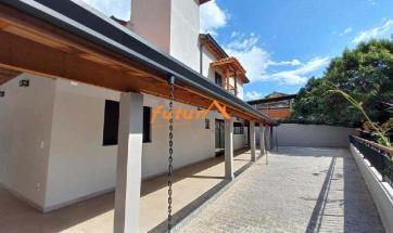 CASA EM BAIRRO