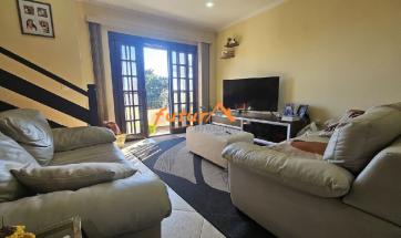 CASA EM COND. FECHADO