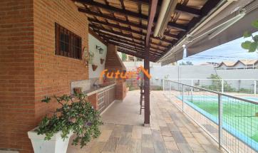 CASA EM BAIRRO NOBRE