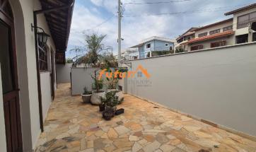 CASA EM BAIRRO NOBRE