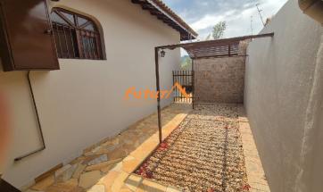 CASA EM BAIRRO NOBRE