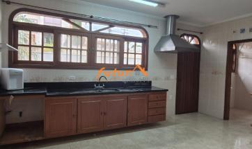 CASA EM BAIRRO NOBRE