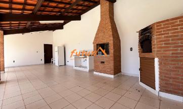 CASA PRÓXIMO AO CENTRO