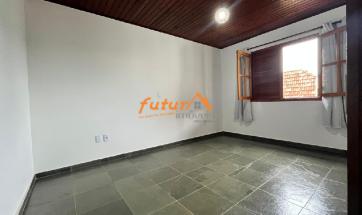 CASA EM COND. FECHADO