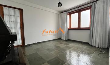 CASA EM COND. FECHADO