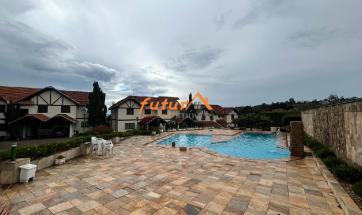 CASA EM COND. FECHADO