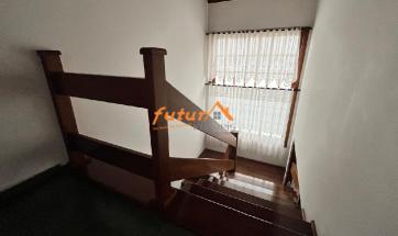 CASA EM COND. FECHADO