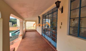 CASA PRÓXIMO CENTRO