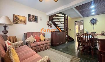 CASA EM CONDOMINIO