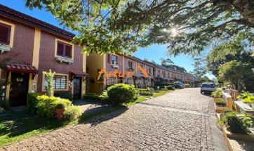 CASA EM CONDOMINIO