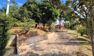 CHÁCARA EM BAIRRO