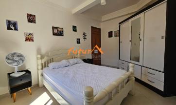EXCELENTE CASA EM BAIRRO