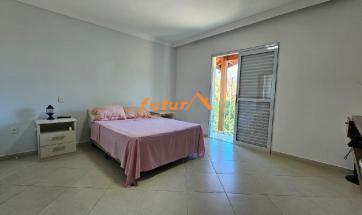 EXCELENTE CASA EM BAIRRO