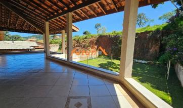 EXCELENTE CASA EM BAIRRO