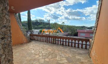 CASA EM BAIRRO