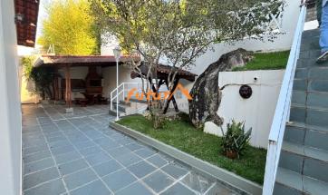 CASA EM BAIRRO