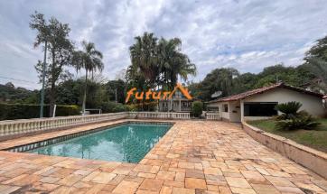 CHÁCARA EM BAIRRO
