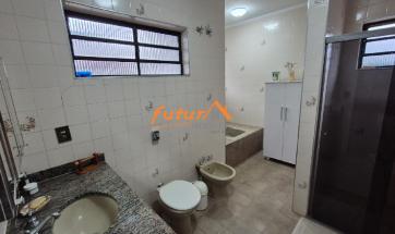 CASA EM BAIRRO PROX. CENTRO