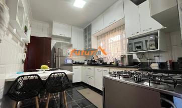 CASA EM BAIRRO
