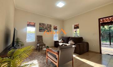 CASA EM BAIRRO