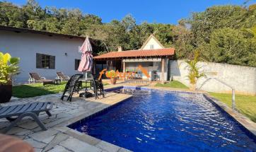 CASA EM BAIRRO