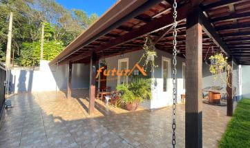 CASA EM BAIRRO