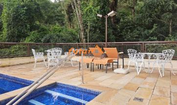 Apartamento em Serra Negra no Centro e com Lazer