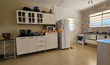 EXCELENTE CASA B. POSSES
