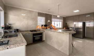 Excelente Casa em Serra Negra-SP