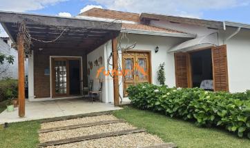 CASA TÉRREA PRÓXIMA AO CENTRO