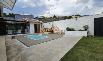 CASA TÉRREA PRÓXIMA AO CENTRO