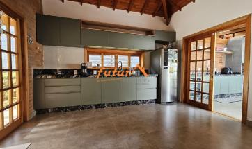 CASA TÉRREA PRÓXIMA AO CENTRO